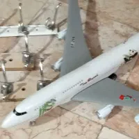 جالباسی و هواپیمای اسباب بازی