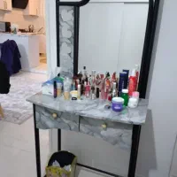 میز آرایش همراه نمیکت