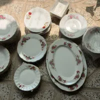 ظروف چینی گل قرمز ژاپنی و سرویس چایخوری مارک زرین