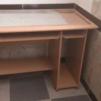 میزکامپیوتر و دراور فلزی سالم قیمت مناسب