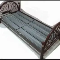 تخت خواب اهنی