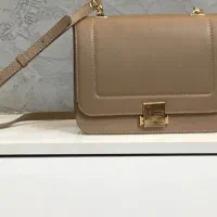 کیف چرم بوفالوسفید