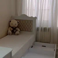 تخت نوزاد نوجوان آپادانا