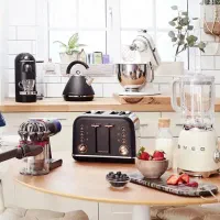 لوازم برقی همراه هدیه برای همه