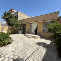 ویلایی-درب-حیاط-244-متری