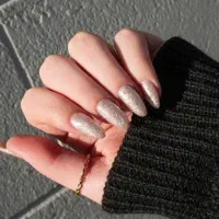 ناخن مصنوعی با لاک ژل