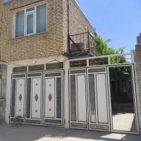 جاده حصار۱۳۰ متر ۲خوابه پارکینگدار وحیاط