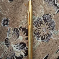 تعدادی خودکار وخود نویس نفیس