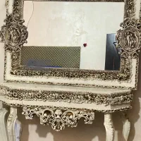 آیینه و کنسول