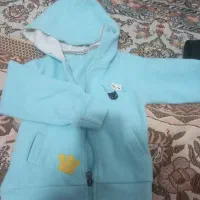 تعدادی لباس بچگانه