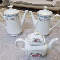 قوری بزرگ و قوری گل سرخ