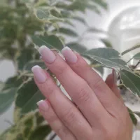 انجام خدمات ناخن کامل وحرفه ای