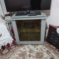 میز زیر تلویزیون