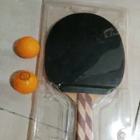 راکت پینگ پنگ به همراه دو عدد توپ