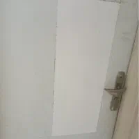 در چوبی منزل (درب حمام)