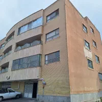 آپارتمان مرکز شهر دو خواب آفتابگیر با پارکینگ