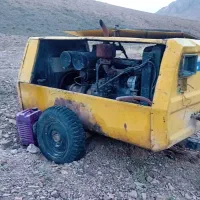 دستگاه کمپرسور به همراه کارگر درجه یک و کاربلد