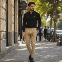 ست شیک مردانه شامل پیراهن مشکی VQ و شلوار خاکی