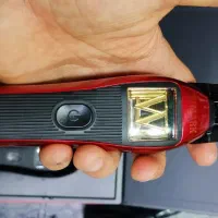 یک عدد‌خط‌زن سرشورایستاده‌ و پیشبند استادکار