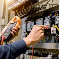 متخصص برق صنعتی و استادکار برودتی