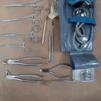 تعدادی وسایل قدیمی مخصوص دندانپزشکی