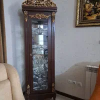 ویترین شیشه ایی