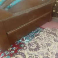 تخت وکمد و