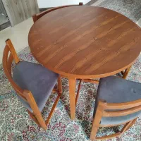 فروش میز ناهارخوری ۴ نفره دست دوم بدلیل جابه جایی