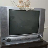 تلویزیون ۲۱ اینچ رنگی شهاب با میز تلویزیون