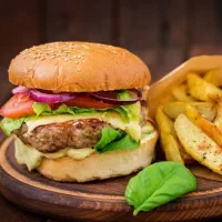 استخدام نیرو جوان کار در فست فود