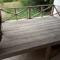 تخت چوبی