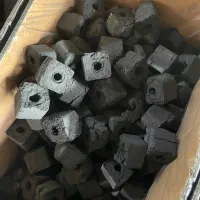 کار در کارخانه زغال فشرده