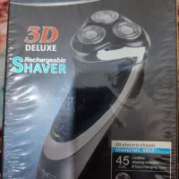 یک ریش تراش MAC مدل 8815اک