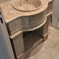 سنگ دستشویی و آینه سنگی