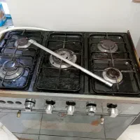 اجاق گازپنچ شعله هست همشون هم کار میکنن