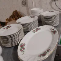 سرویس غذا خوری چینی گل سرخ زرین 12نفره