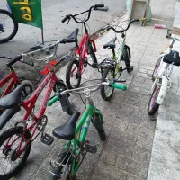 تعدادی دوچرخه ۱۶ و ۱۲