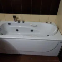وان و جکوزی 75*160و  یک روشویی با شیر و فلاش تانک