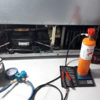 سراسر مشهد انواع یخچال شارژ گاز و تعمیرات تخصصی