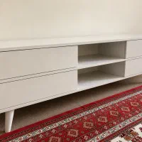 میز تلویزیون مینیمال سفید/در حد نو