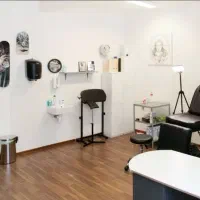 استخدام نیروی خانم جهت کار در سالن تتو