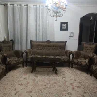 مبل رسمی ۷ نفره همراه با میز ناهارخوری