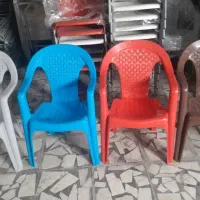 صندلی پلاستیکی دسته دار مدل رها