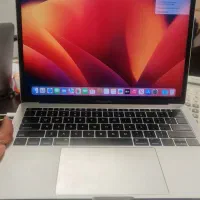 مک بوک پرو ۲۰۱۷