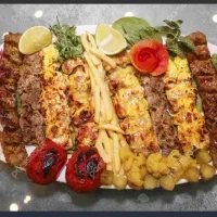 نیروی خدماتی و سالن دار
