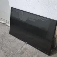 تلویزیون ایکس ویژن ۴۳ LED صفحه شکسته