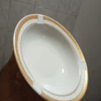 تعدادی ظروف نومناسب جهیزیه هم هست
