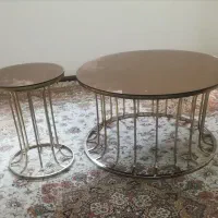 میز و دو عدد گل میز