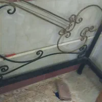 تخت خواب فلزی