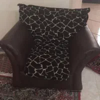 مبل ۴ نفره سالم بدون پارگی